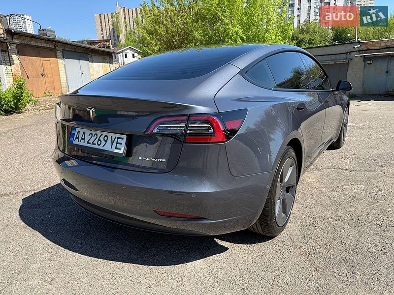 Седан Tesla Model 3 2022 в Києві