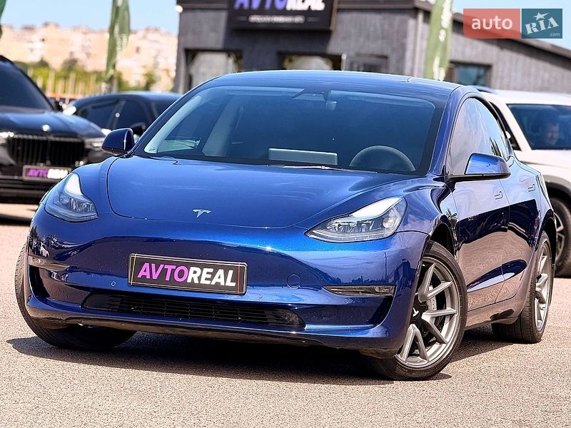 Tesla Model 3 2022