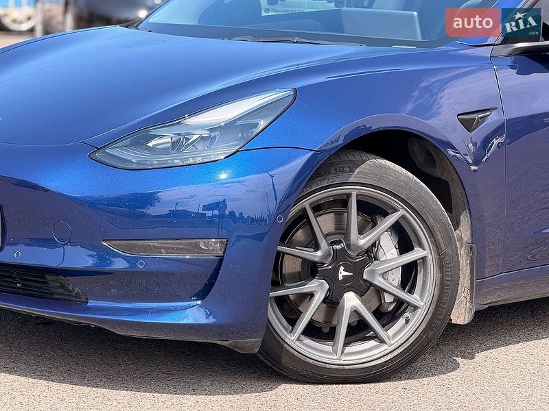 Седан Tesla Model 3 2022 в Кривом Роге