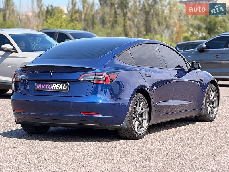 Седан Tesla Model 3 2022 в Кривом Роге