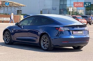 Седан Tesla Model 3 2022 в Кривом Роге