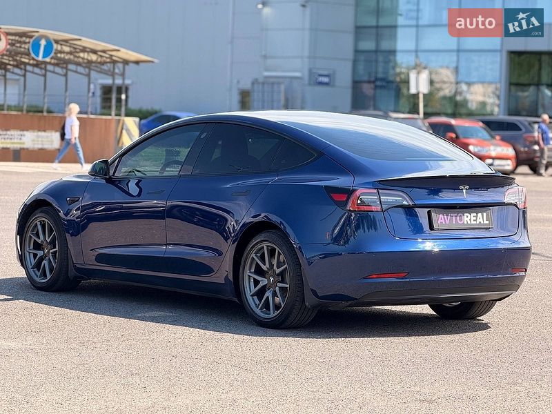 Седан Tesla Model 3 2022 в Кривом Роге