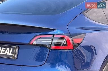 Седан Tesla Model 3 2022 в Кривом Роге