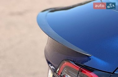Седан Tesla Model 3 2022 в Кривом Роге