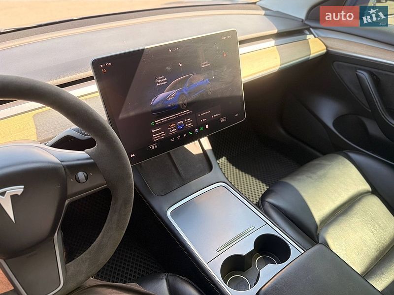 Седан Tesla Model 3 2022 в Кривом Роге
