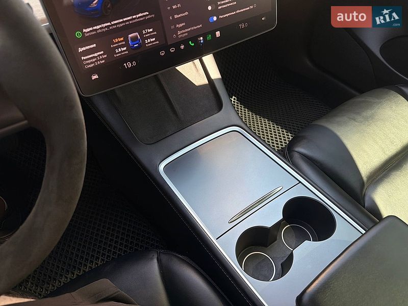 Седан Tesla Model 3 2022 в Кривом Роге