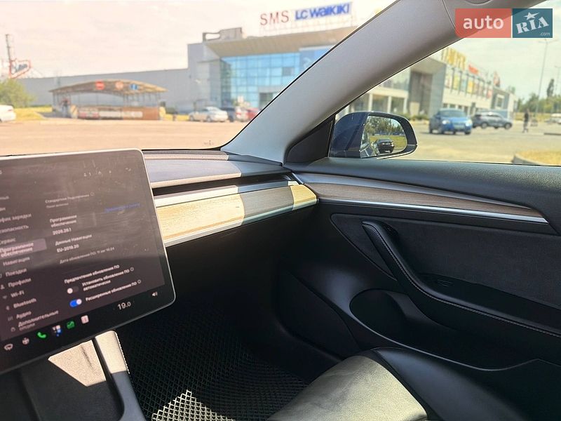 Седан Tesla Model 3 2022 в Кривом Роге