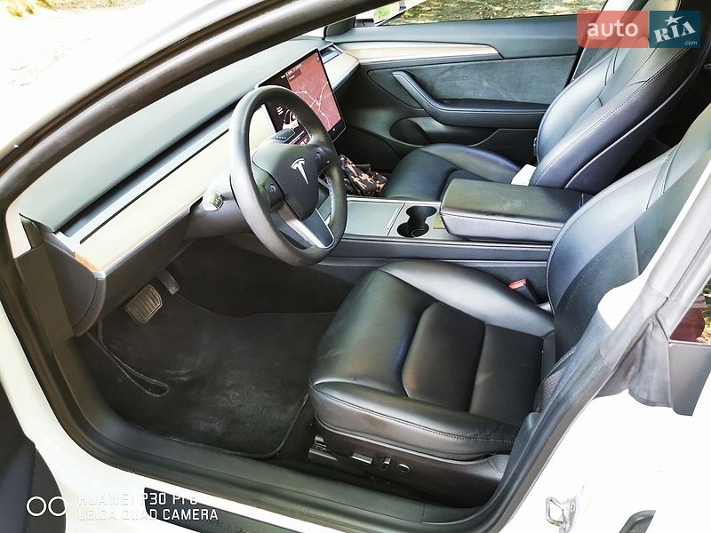 Седан Tesla Model 3 2022 в Бориславе