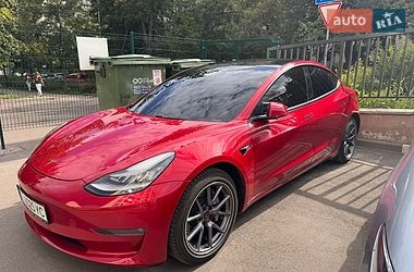 Седан Tesla Model 3 2020 в Киеве фото Седан Tesla Model 3 2020 в Киеве