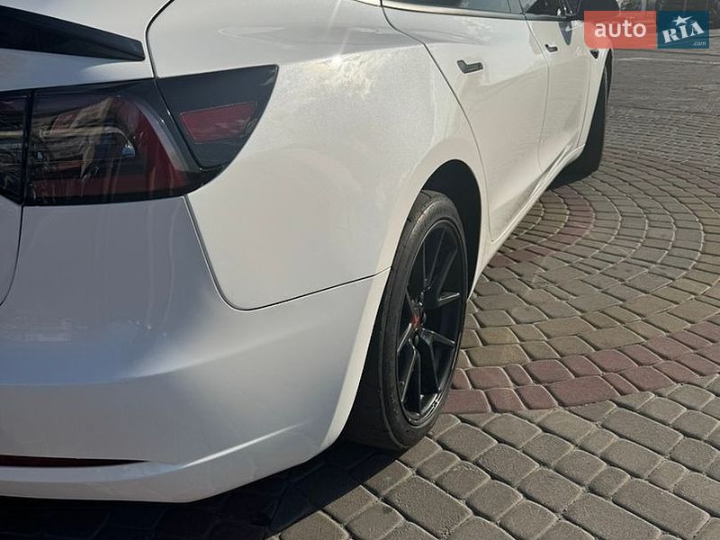 Седан Tesla Model 3 2022 в Харкові