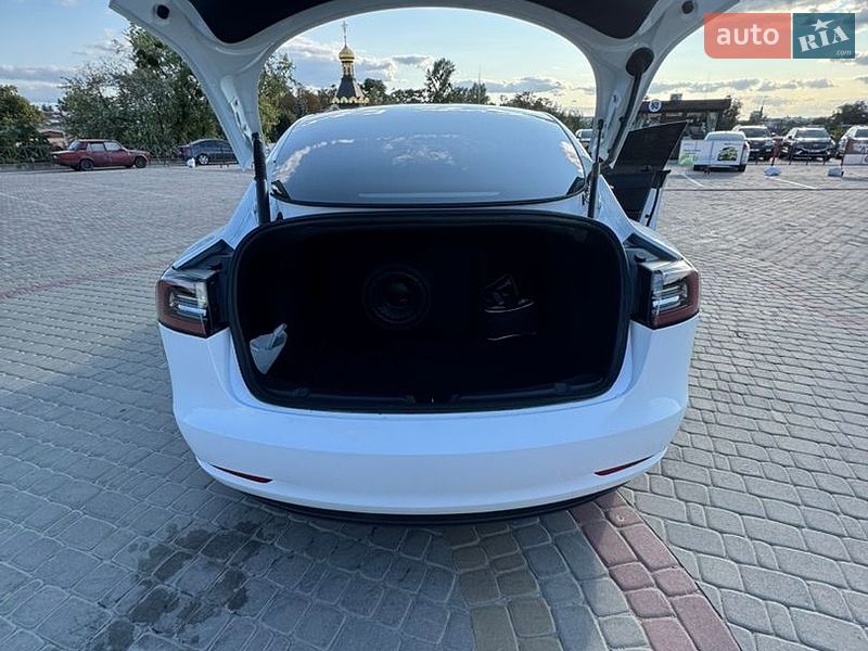 Седан Tesla Model 3 2022 в Харкові