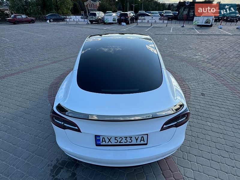 Седан Tesla Model 3 2022 в Харкові