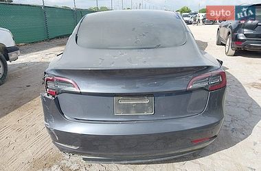 Седан Tesla Model 3 2023 в Новояворівську