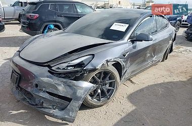 Седан Tesla Model 3 2023 в Новояворівську
