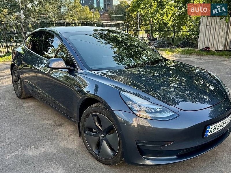 Седан Tesla Model 3 2020 в Вінниці