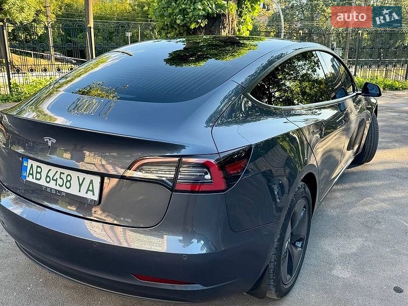 Седан Tesla Model 3 2020 в Вінниці