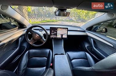 Седан Tesla Model 3 2020 в Вінниці