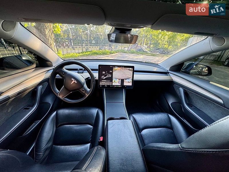 Седан Tesla Model 3 2020 в Вінниці