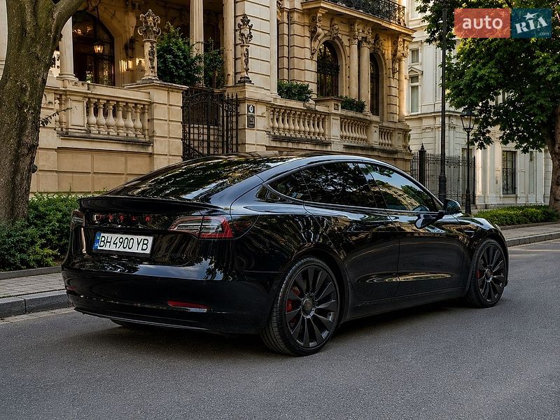Седан Tesla Model 3 2021 в Одессе