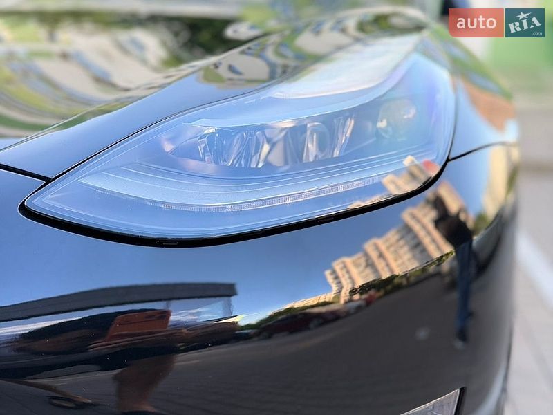 Седан Tesla Model 3 2021 в Одессе