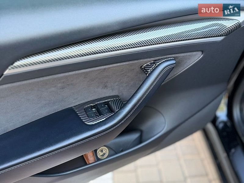 Седан Tesla Model 3 2021 в Одессе