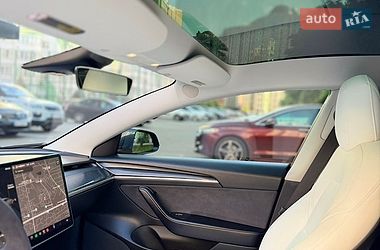 Седан Tesla Model 3 2021 в Одессе