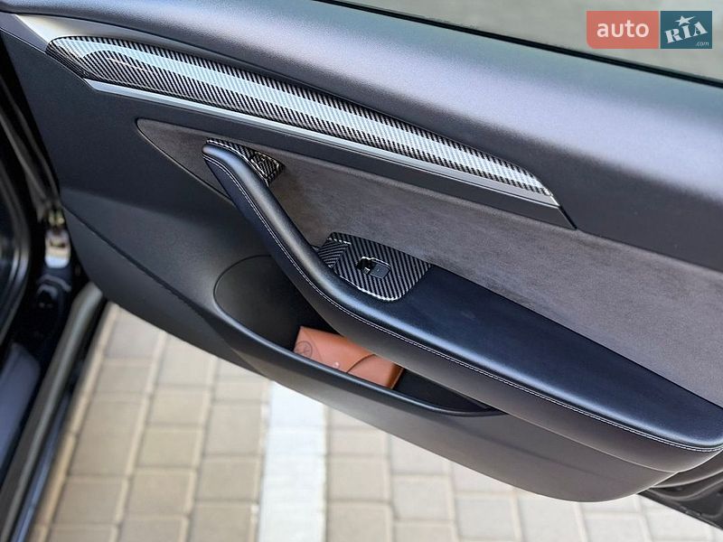 Седан Tesla Model 3 2021 в Одессе