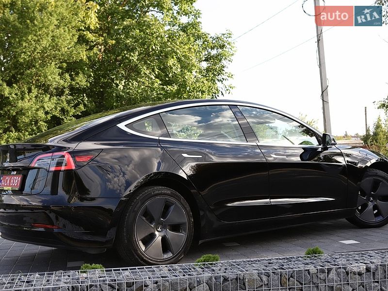 Седан Tesla Model 3 2018 в Дрогобыче