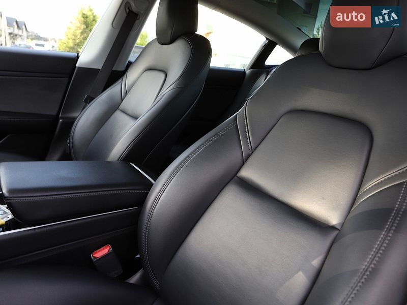 Седан Tesla Model 3 2018 в Дрогобыче