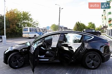 Седан Tesla Model 3 2018 в Дрогобыче