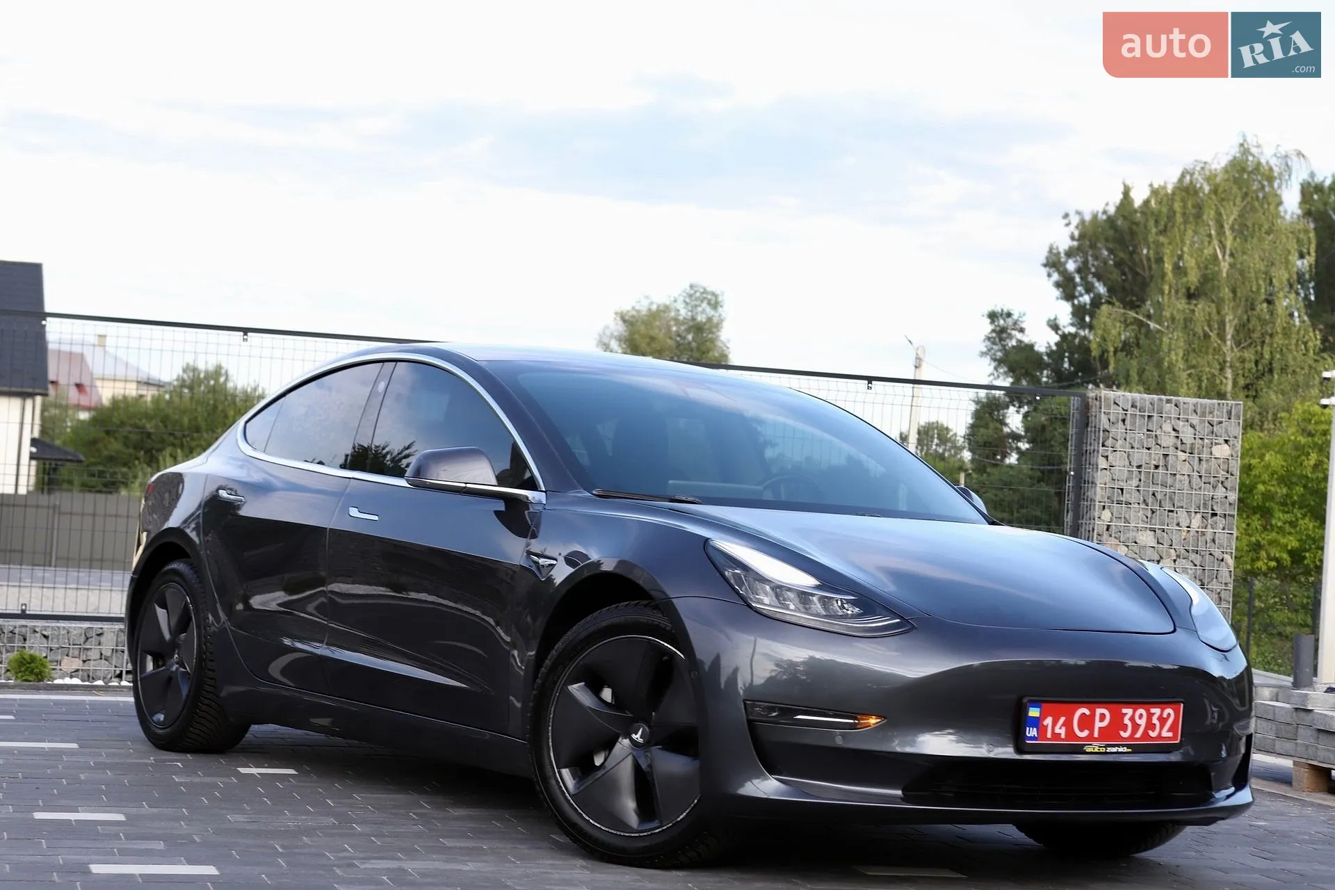 2018 Tesla Model 3 - фото 1