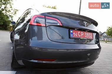 Седан Tesla Model 3 2018 в Дрогобыче