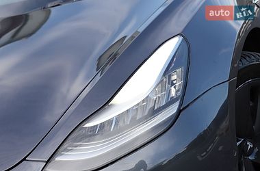 Седан Tesla Model 3 2018 в Дрогобыче