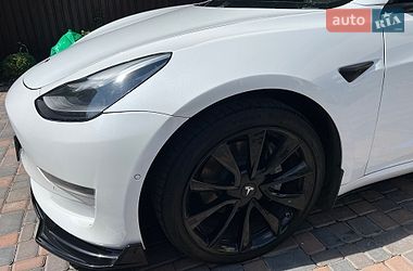 Седан Tesla Model 3 2018 в Киеве