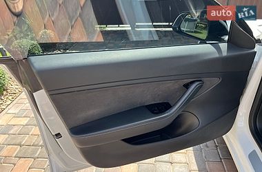 Седан Tesla Model 3 2018 в Киеве