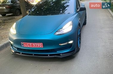 Седан Tesla Model 3 2020 в Миколаєві