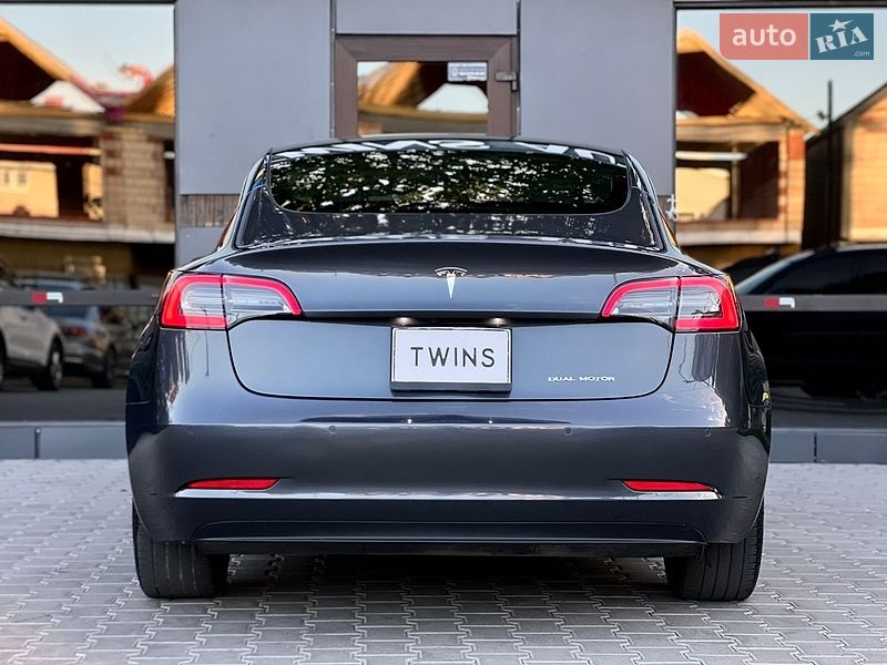 Седан Tesla Model 3 2022 в Одесі