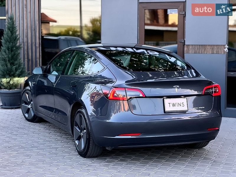 Седан Tesla Model 3 2022 в Одесі