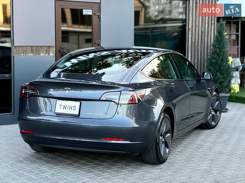 Седан Tesla Model 3 2022 в Одесі