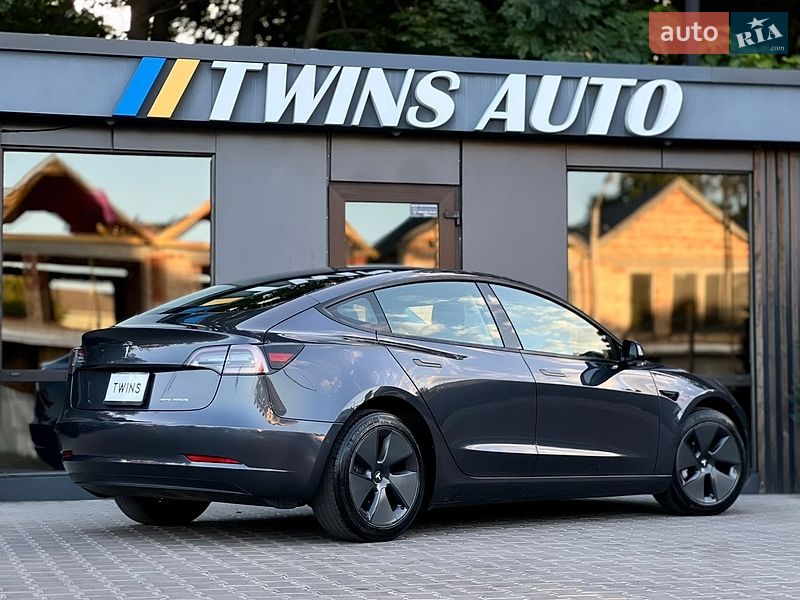 Седан Tesla Model 3 2022 в Одесі
