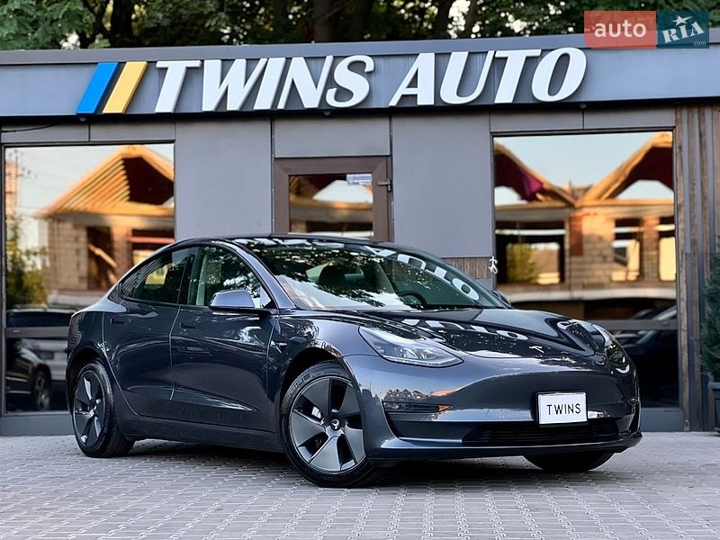 Седан Tesla Model 3 2022 в Одесі