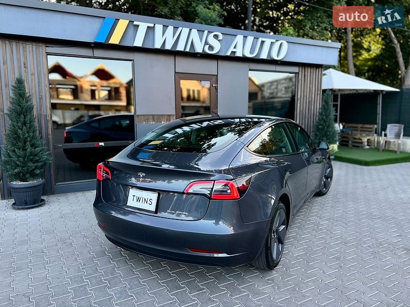Седан Tesla Model 3 2022 в Одесі