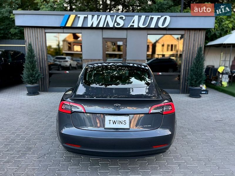 Седан Tesla Model 3 2022 в Одесі