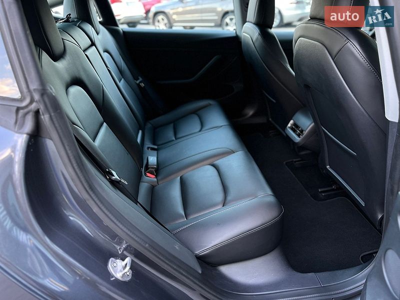 Седан Tesla Model 3 2022 в Одесі