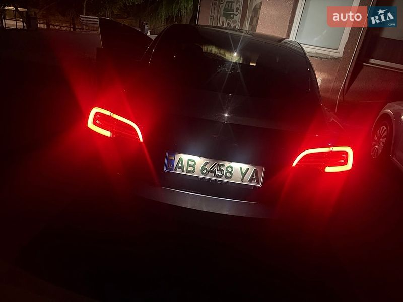 Седан Tesla Model 3 2020 в Вінниці