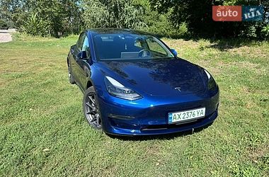 Седан Tesla Model 3 2023 в Краснокутске