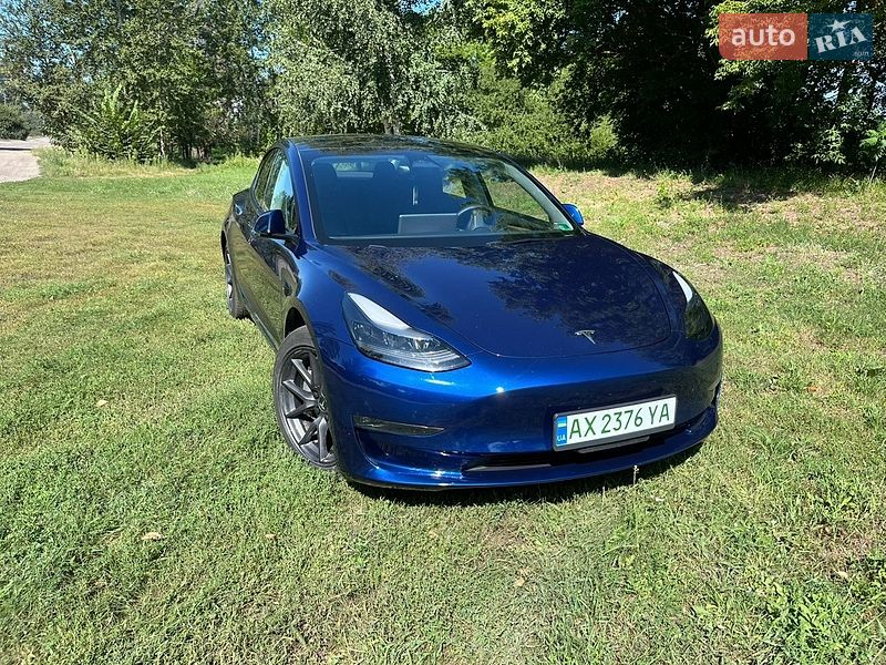 Седан Tesla Model 3 2023 в Краснокутске