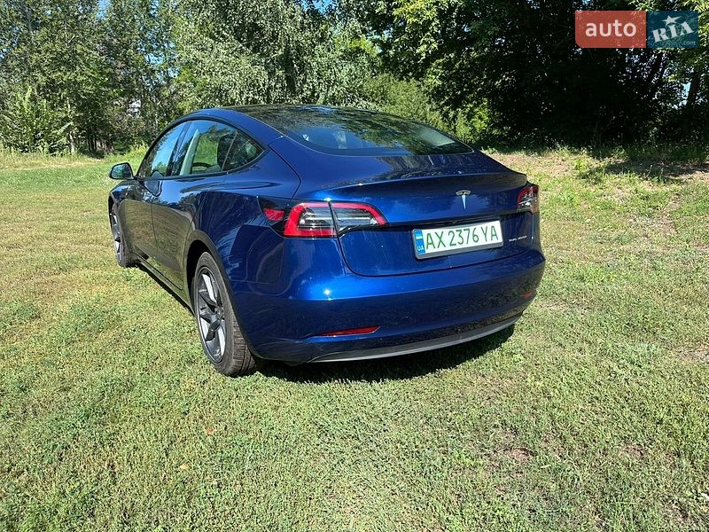 Седан Tesla Model 3 2023 в Краснокутске