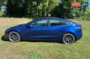 Седан Tesla Model 3 2023 в Краснокутске