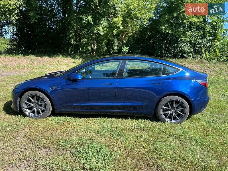 Седан Tesla Model 3 2023 в Краснокутске